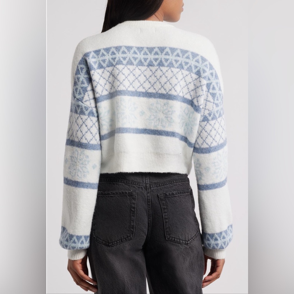 New! Pacsun Women's White and Blue Patterned Winter Sweater Cropped Medium - Picture 6 of 15